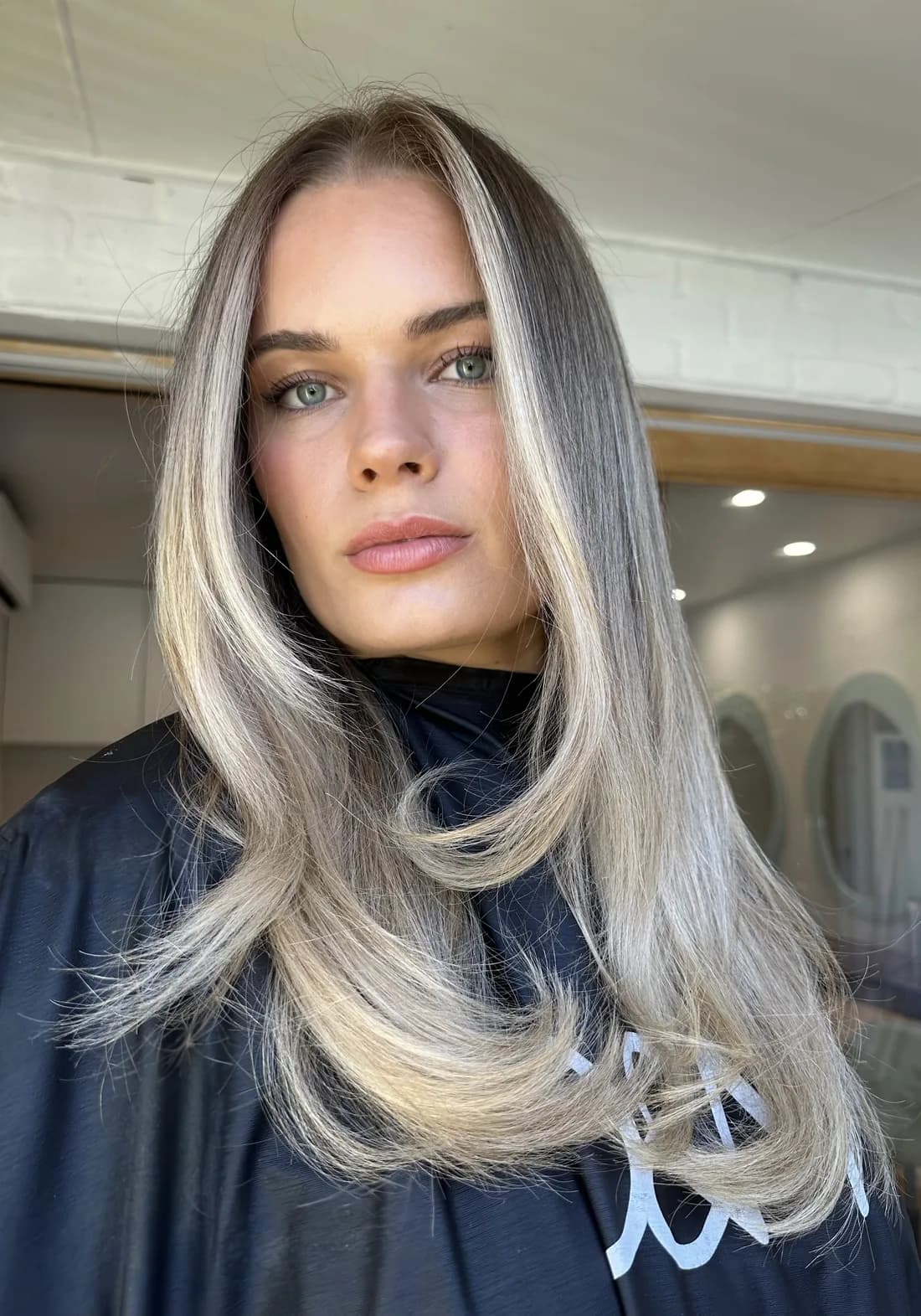 Blonde balayage transformation by @by.willoww on Instagram