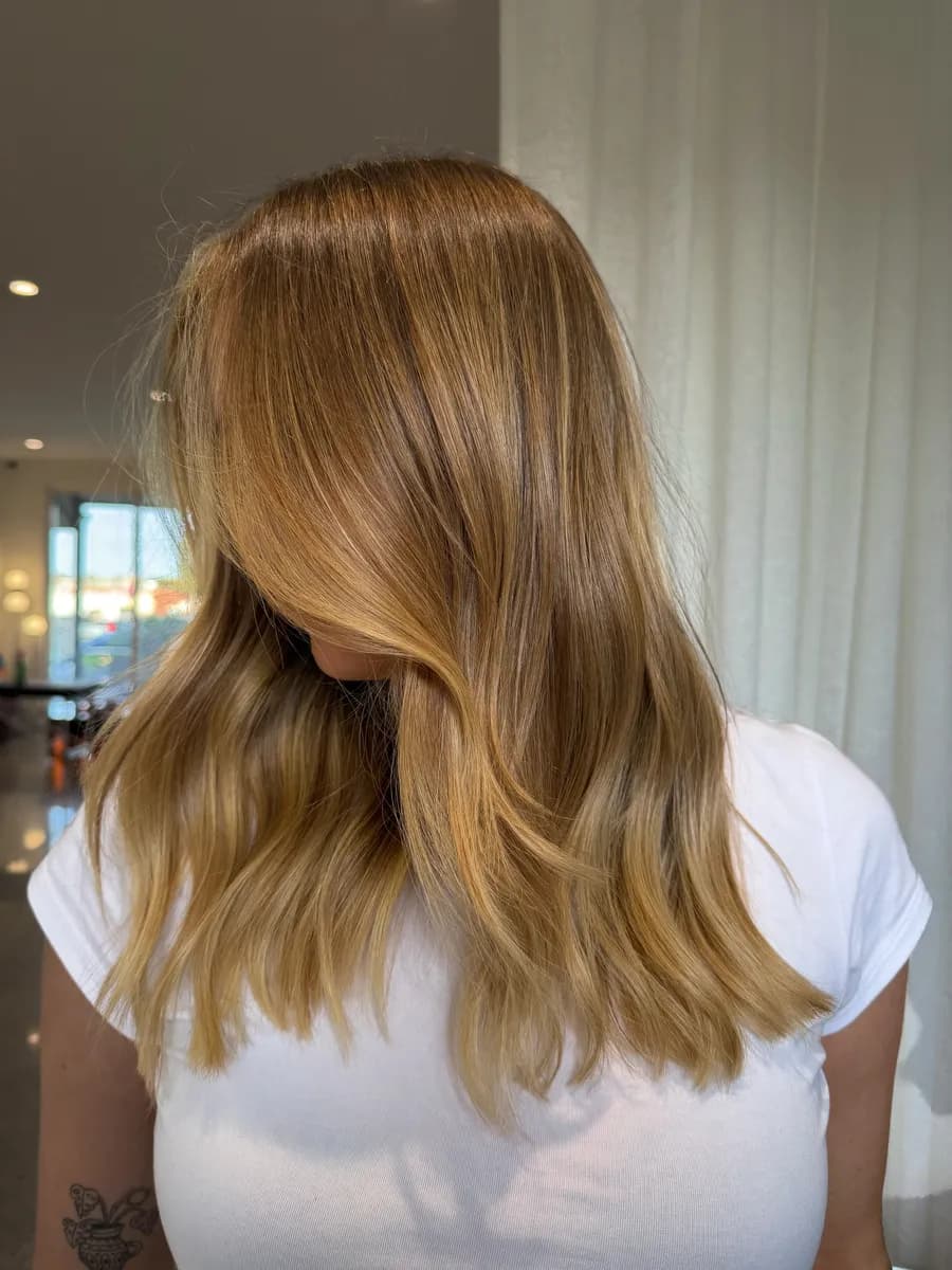 Bronde lived-in colour, dimensional blend