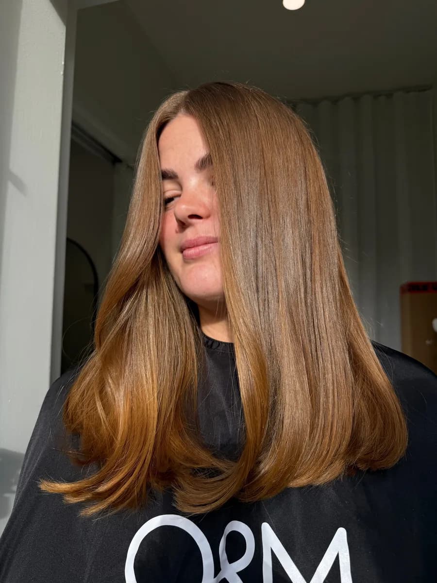 Long hair with weft extensions, colour-matched